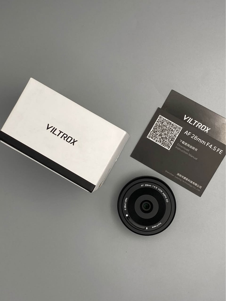Viltrox AF 28mm f/4.5 FE – 
عدسة أوتو فوكس فل فريم لـ Sony E-Mount

🔹 البعد البؤري: 28mm – زاوية واسعة ممتازة للستريت والسفر
🔹 فتحة العدسة: f/4.5 ثابتة لأداء متوازن في مختلف ظروف الإضاءة
🔹 التركيز: Autofocus سريع وهادئ، ممتاز للصور والفيديو 🎯
🔹 التركيب: Sony E-Mount (FE)
🔹 التوافق (Full Frame):
 • Sony A7 Series (A7 III / A7 IV / A7R II/III/IV / A7S II/III)
 • Sony A9 Series
 • Sony A1
🔹 التوافق (APS-C):
 • Sony a6000 / a6100 / a6300 / a6400 / a6500 / a6600 (يعطي زاوية معادلة ~42mm)
🔹 التصميم: Pancake Lens مدمجة وخفيفة جداً

السعر : 110 الف

خدمة توصيل 🚚 لكافة أنحاء العراق 🇮🇶 بغداد, العراق


**إذا كنت صاحب هذا الإعلان وتريد حذفه لأي سبب، رجاءا أرسل رسالة إلى الدعم الفني**