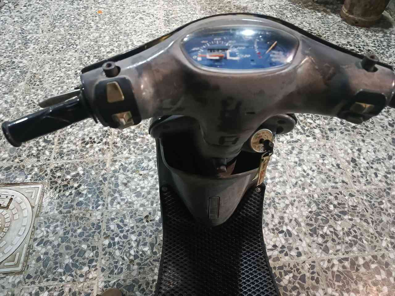 السلام عليكم دراجه للبيع ماكس منغولي 2006 دراجه برغي مامفتوح بيهه محرك مامفتوح شلعه ومعدل شلعه تشك الكاع شك وين ماتريد افحص كهربائيات كلها 
شغاله لايت عالي ناصي اشاير سكن هورن كله شغال قفل ستيرن شغال قفل جنطه شغال 
بس العداد عدي وايره بس تشده يشتغل 
السعر 850 وبيهه مجال مو شراي اطلع كبل 
للاستفسار ***********
