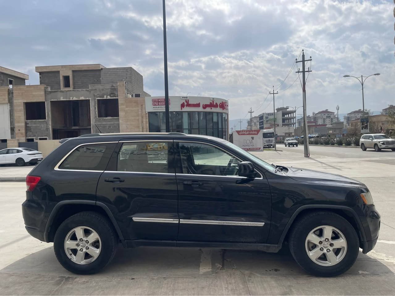 جێب لاریدۆ ٢٠١٢   دەبڵ ئەکسل ٤*٤  نموونە
 لە جوانی سێرفزی عامی بۆ کراوە
 (رۆن ، هایدرۆلیک )  چوار تایەی نوێ  
گیرو مەکینە مەزبوت بێ کێشە 
بێ بۆیاخ  بێ سارد 
نرخی ١٤٨ مەجال 
ژمارە مۆبایل  *********** السليمانية, العراق
