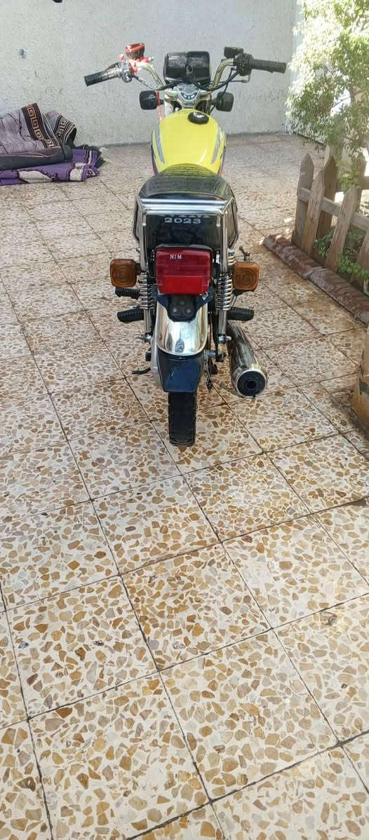 متاح نامة امتياز ٢٣ مرقم وكامل دراجة خير من الله مطلعهة وكالة علا ايدي مكينة تخبل مكان كوت شهداء متواجد خاص او اتصل ***********
