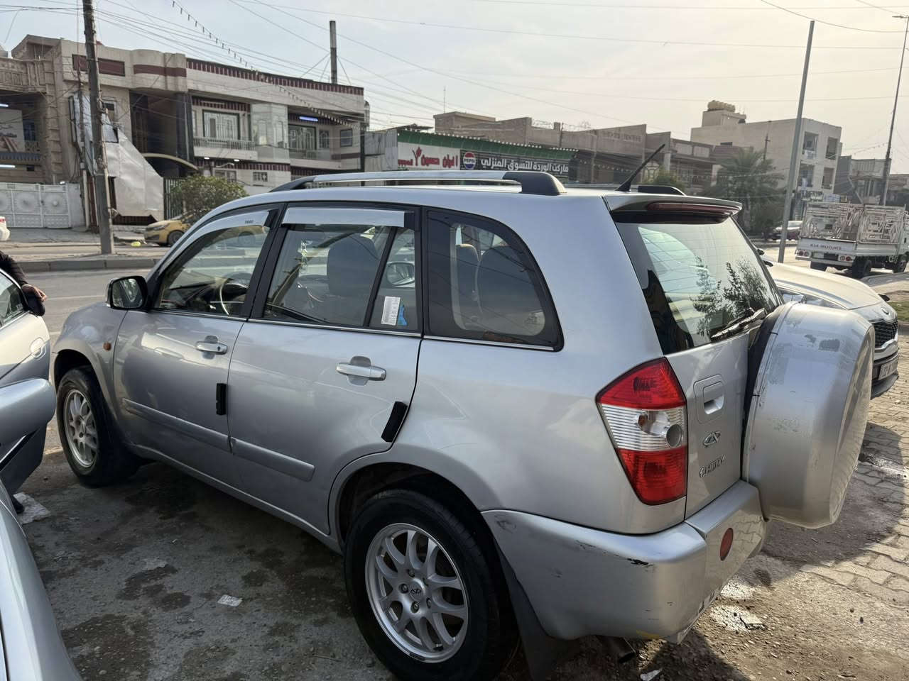 السلام عليكم…
شيري تيكو 2012كير مكانيك محرك 2000 لون سلفر سنويه جديده رقم انكليزي بأسمي تحويل ثاني يوم سونار جديد هزه جديده

تحكم ستيرن,شاشه اندرويد  ,تحكم مري ,تدفئه شغال وتبريد ثلج كهربائياتها شغاله، دوشمه، سلايد روف ادامه للمحرك باتري جديد السياره ترايها وين متريد 
مكانها بغداد الشعب 
موبايل *********** 
السعر 63$ وبيها مجال حك الجيه
