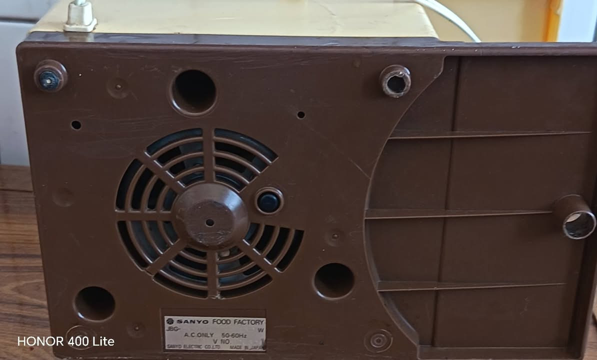 معصارة نوع سانيو ياباني اصلي قديمة عاطلة وكفت عندي فجأة ابيعها على وظعها السعر ٣٥ المكان بغداد البياع للاستفسار خاص


**إذا كنت صاحب هذا الإعلان وتريد حذفه لأي سبب، رجاءا أرسل رسالة إلى الدعم الفني**