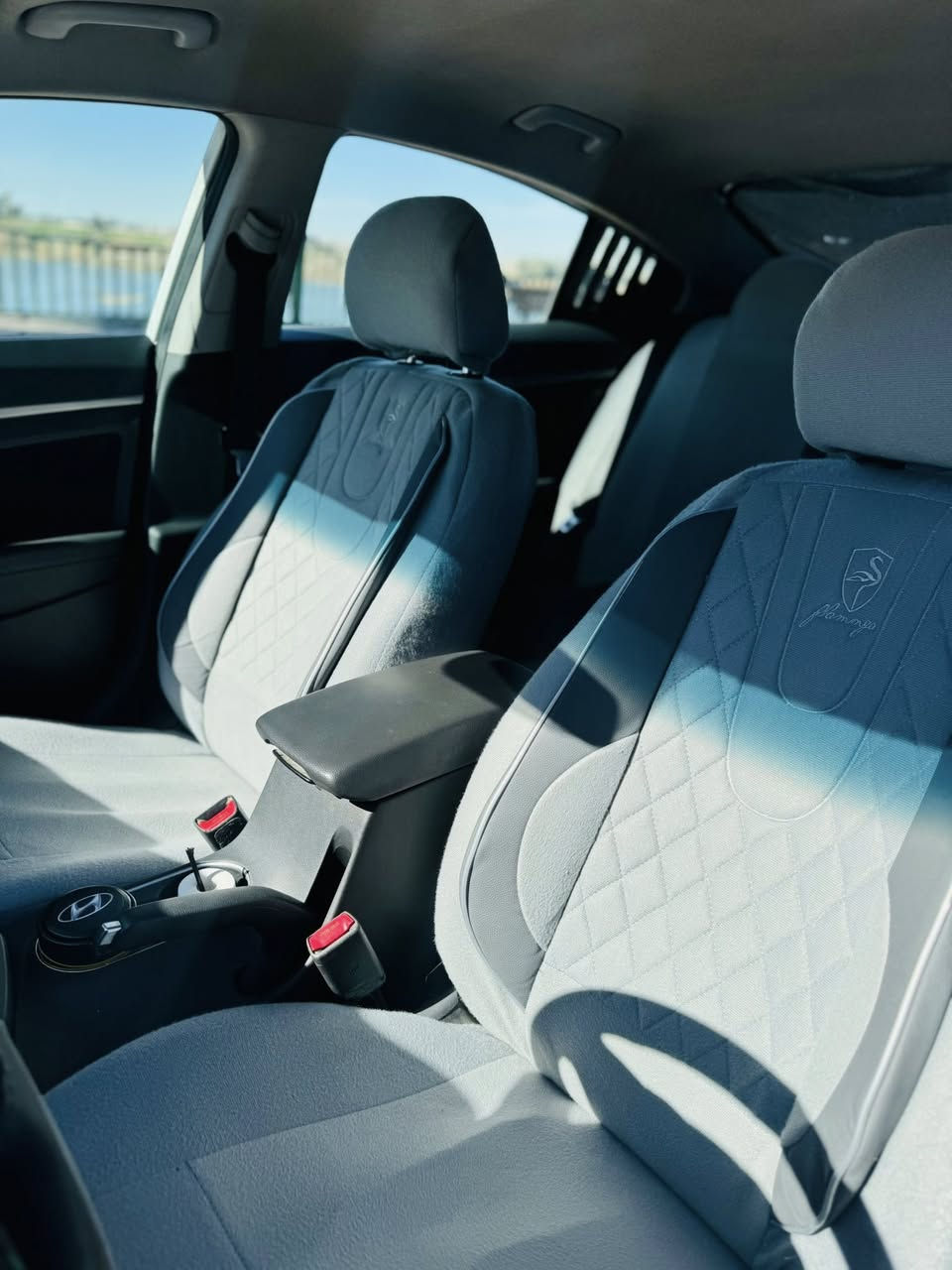 النترا مديل 18 قطعه وحده خلفي فقط ماشي 180 مكينه وكير شرط صدر جديد باتري جديد تايرات جدد بيها تشلعي براس البوند مصلح وراس السقف صباعتين مصلح  رقم وسنويه جديد غرامات صفر رقم ادهوك نص فول رادار جانبي خافي شاشه تحكمات شاشت ترحيب حساسات مري رادار ثلاث انضمه *********** الموصل السعر 125 ورقه وبيها مجال
