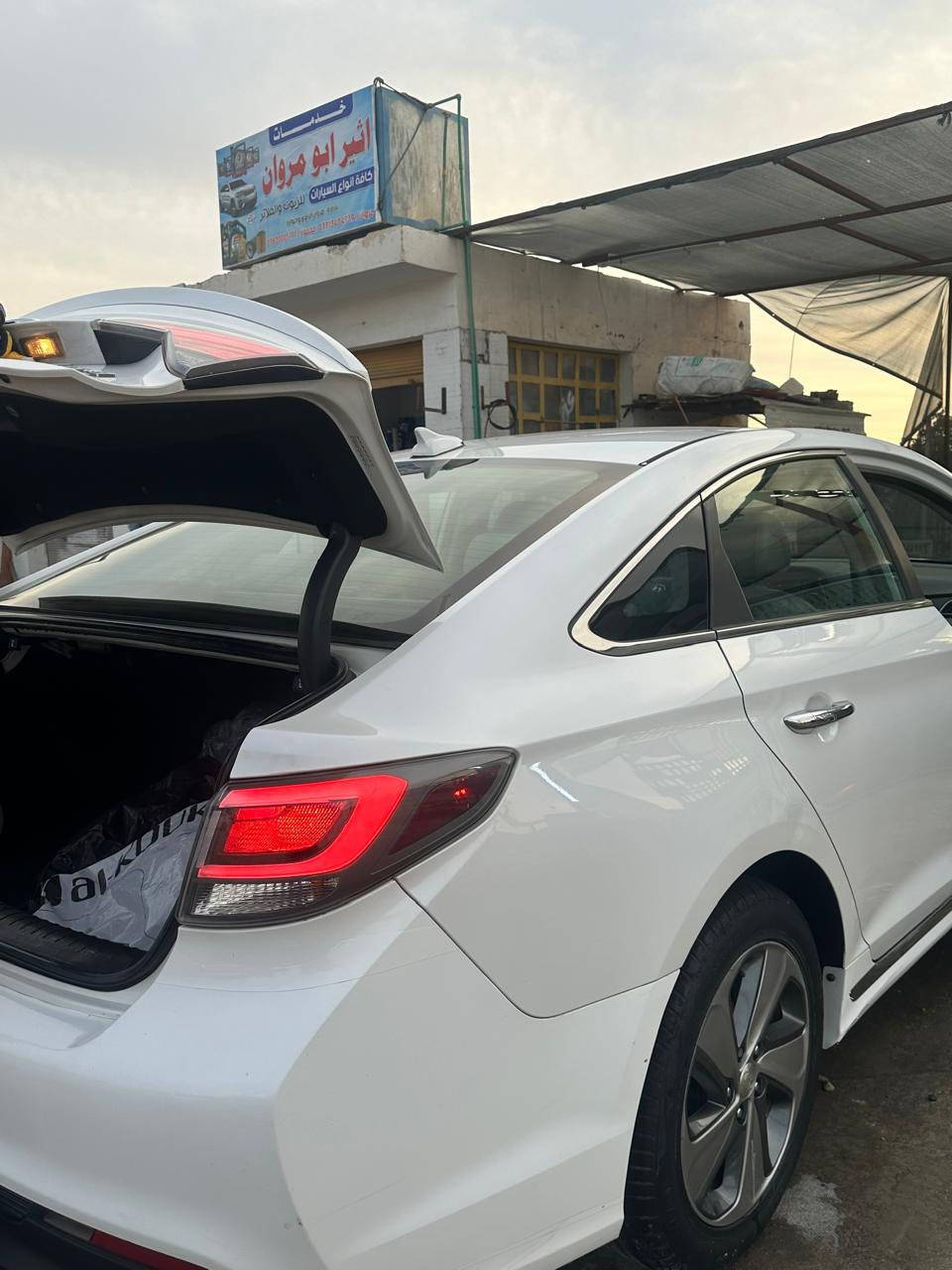 البيع سوناتا هايبرد موديل ٢٠١٦
وارد أمريكي
حادث فقط بامريكا  
سياره كلهه ليبل واحد 

2400مكينه ماشيه   

فول مواصفات لمتد عدا الفتحه
كشنات جلد
بصمه
 ودخول ذكي  وبصمه ابواب الاماميه  
تدفئه تبريد كشنات خلفي وامامي 
تدفئه ستيرن 
تحكم ستيرن 
لايت زينون 
مثبت سرعه
دشبول الون المرغوب 
مطعمه صاج لون مميز
ملاحضه نقصهه بطاريات لازم تتبدل 
٩٨ ورقه وبيهه مجال 
***********
***********
