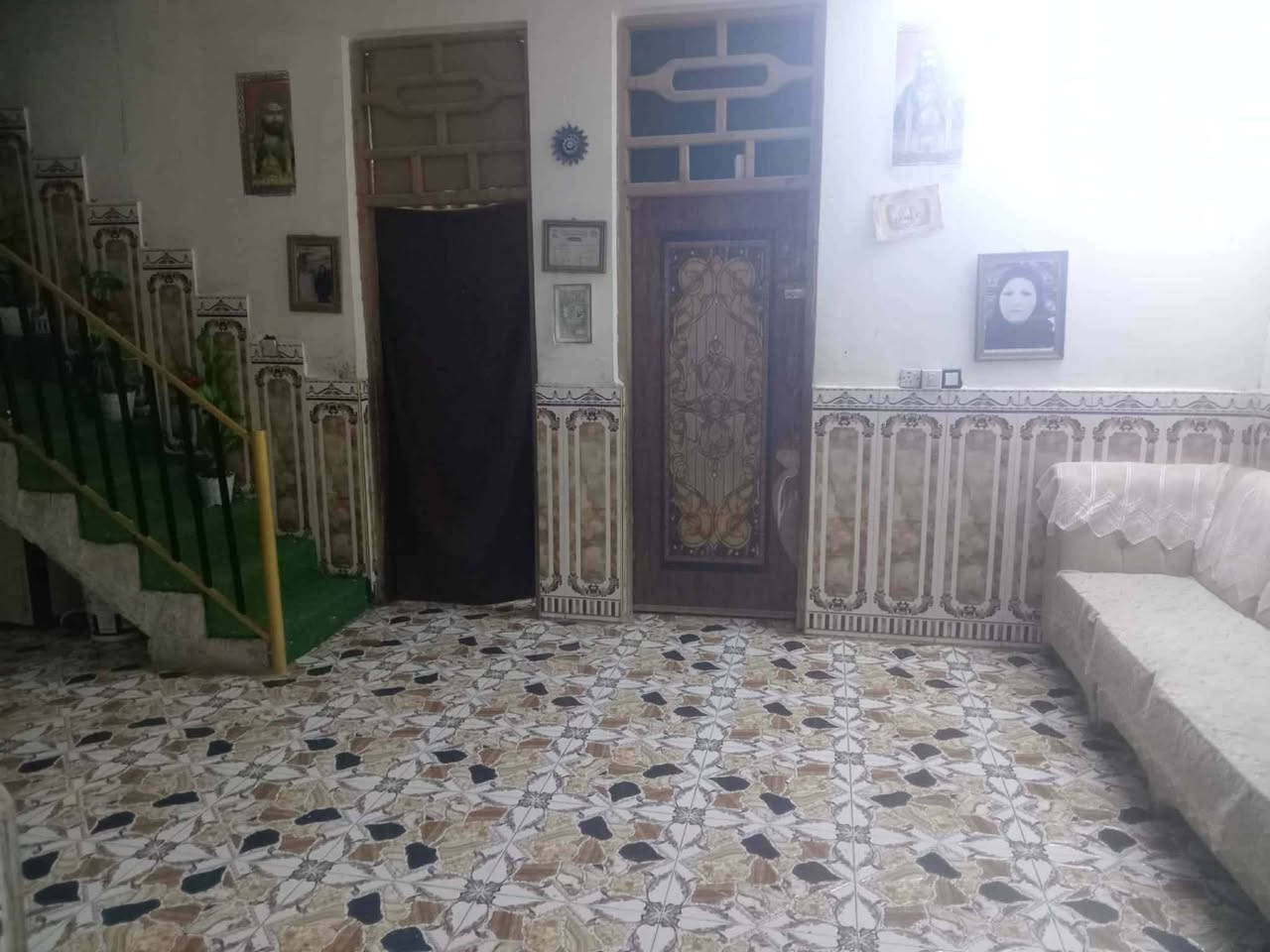 السلام عليكم بيت بلفلاحيه شارع20 يصير بضهره شارع30 موقع مرتب شارع تبليط المساحة واقع حال 240 متر يتكون من غرفتين وهول 10متر ومطبخ وستقبال +محل بناء 2020 السعر 140وبي مجال ***********
