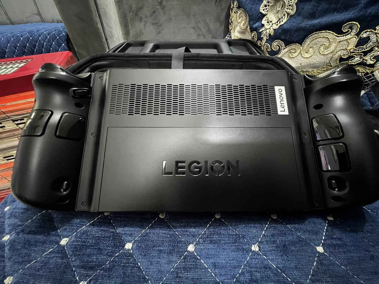 سلام عليكم شباب لينوفو ليجن جو ذاكره 1تيرا الجهاز نضيف كلش كامل ملحقات شاحنه وكارتونه وجنطه +لاصق شاشه+ ودوك ستيشن يتحول القبضات لجوستك +ادابتر 6*1+حافضه +منزل علي العاب ومعربه كامله مثل مواضح بل صور العنوان بغداد سبع قصور 900 وبي مجال بسيط وبل عافيه عل ياخذه والي يريده انزله بعد العاب ***********ملاحضه بلاك ميث وكونج حساب ستيم وبي بعد العاب ومعربه همين
