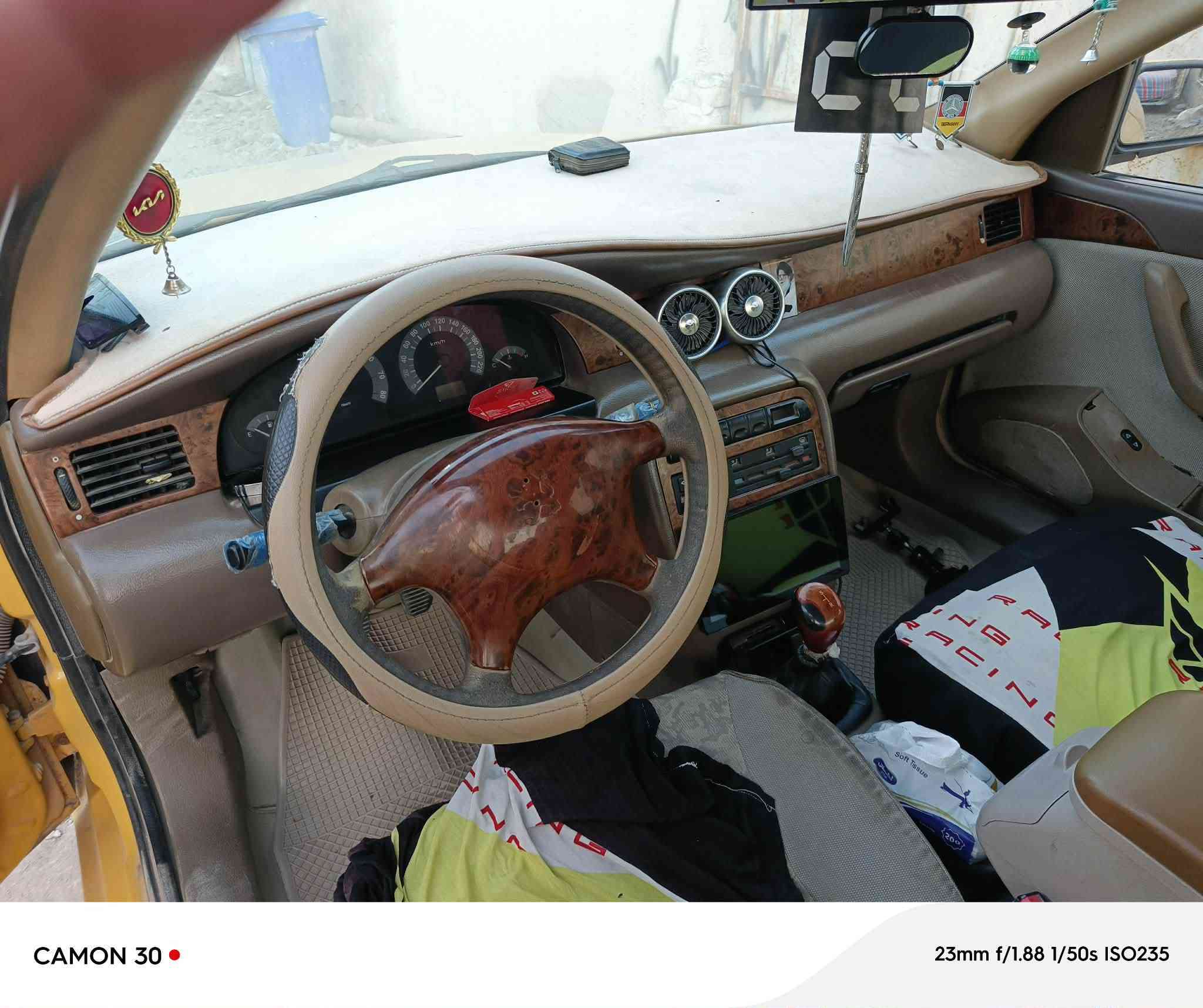 السلام عليكم
سياره سمند مديل 11 تبريد كهربائيات طخم تاير 

حداديه 60٪ 

غرفه السياره باكيت جديد

السعر 29 وبيه مجال 

المو شراي لاتنتصل رجاء 
السياره بأسمي رقام انكليزي 

مصفره هيئة وغرامات 

***********
