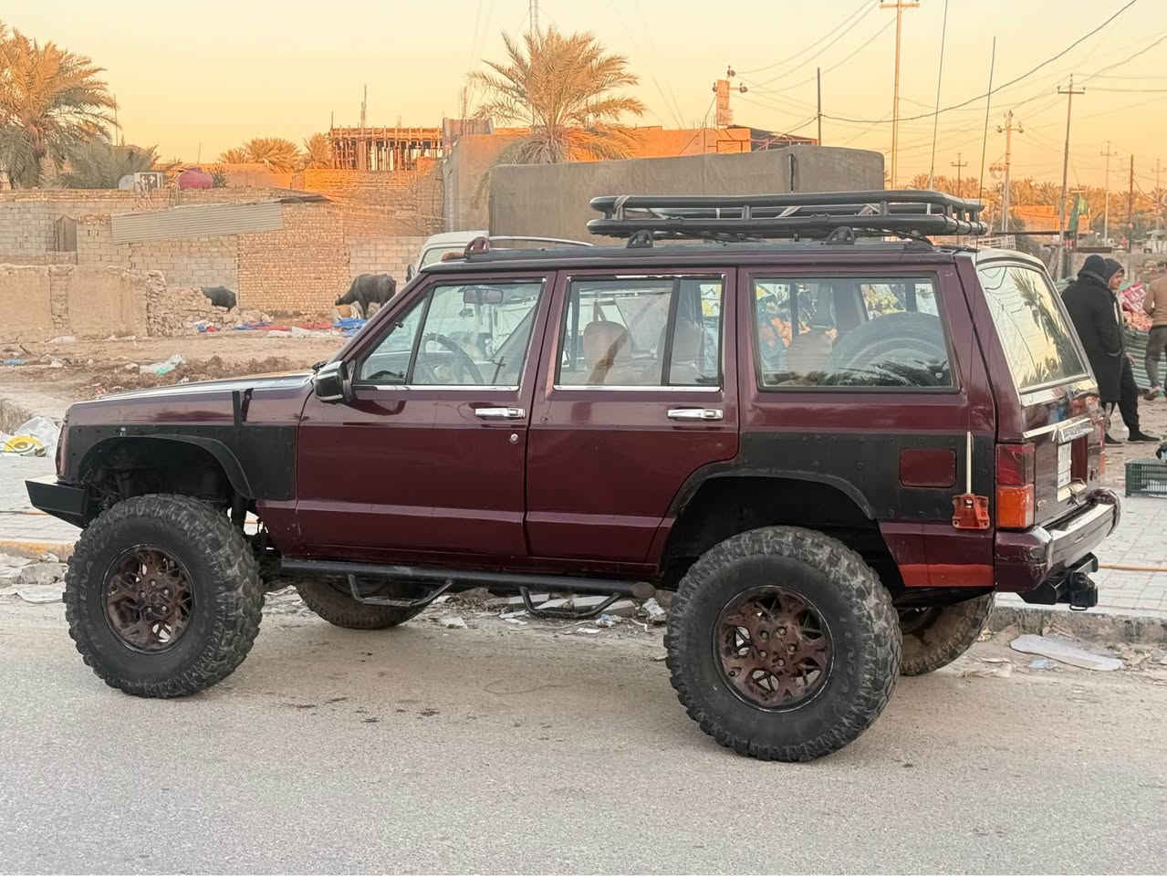 السلام عليكم 
جيب شيروكي موديل 92 بلادي  السياره كير محرك  شرط السعر 53 وبيها مجال قليل للشراي مكان السيارة السماوة القشله  للاستفسار الاتصال على الارقام
***********
*********** السماوا, المثنى
