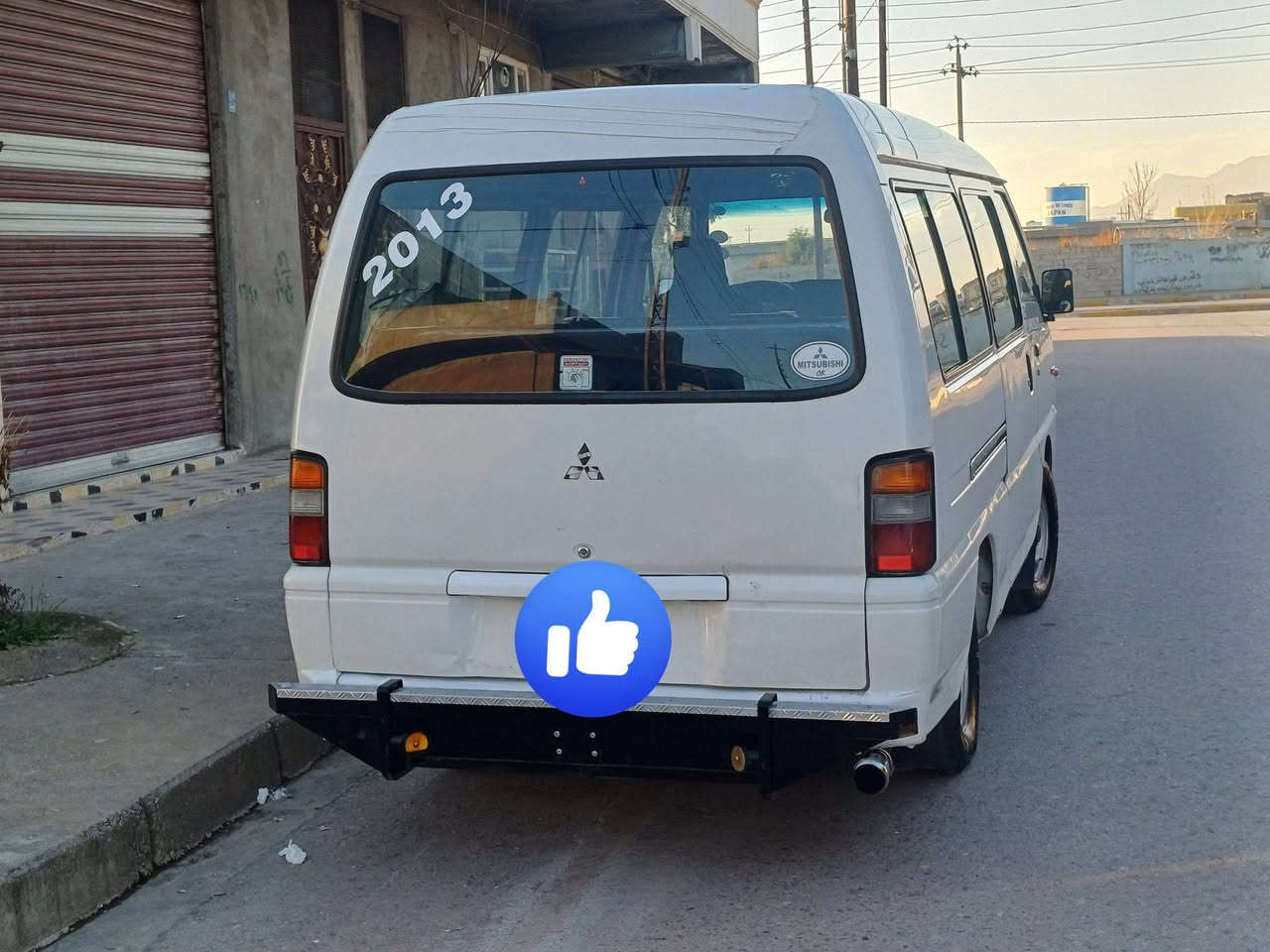 مستەربۆشی ٢٠٠٤ علوج علوج  ادوات ادوات
هەموو گیانی بە شەرت 
٤ تایە تازە
غاز و بەنزین
دەرگا کارەبای
کوشن و گاحی تازە
هەموو شتی بە شەرت
 ٢ پەڵەی بۆیاغە
مشتەری نیت بێزارمان مەکە
***********
