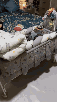 سرير طفل سعر الواحد 50 الف للتواصل واتساب ***********
