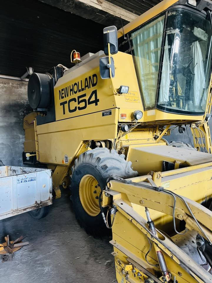 ئەم دەراستەیە بۆفرۆشتن
مۆدیل١٩٩٩
هەمووگیانی بەشەرت
تایەکانی تازەیە 
لەحمی تیانیە
نوک بۆنوک بەشەرت 
٦٠٠٠سەعات ئیشی کردە 
ژم***********
ژم***********
