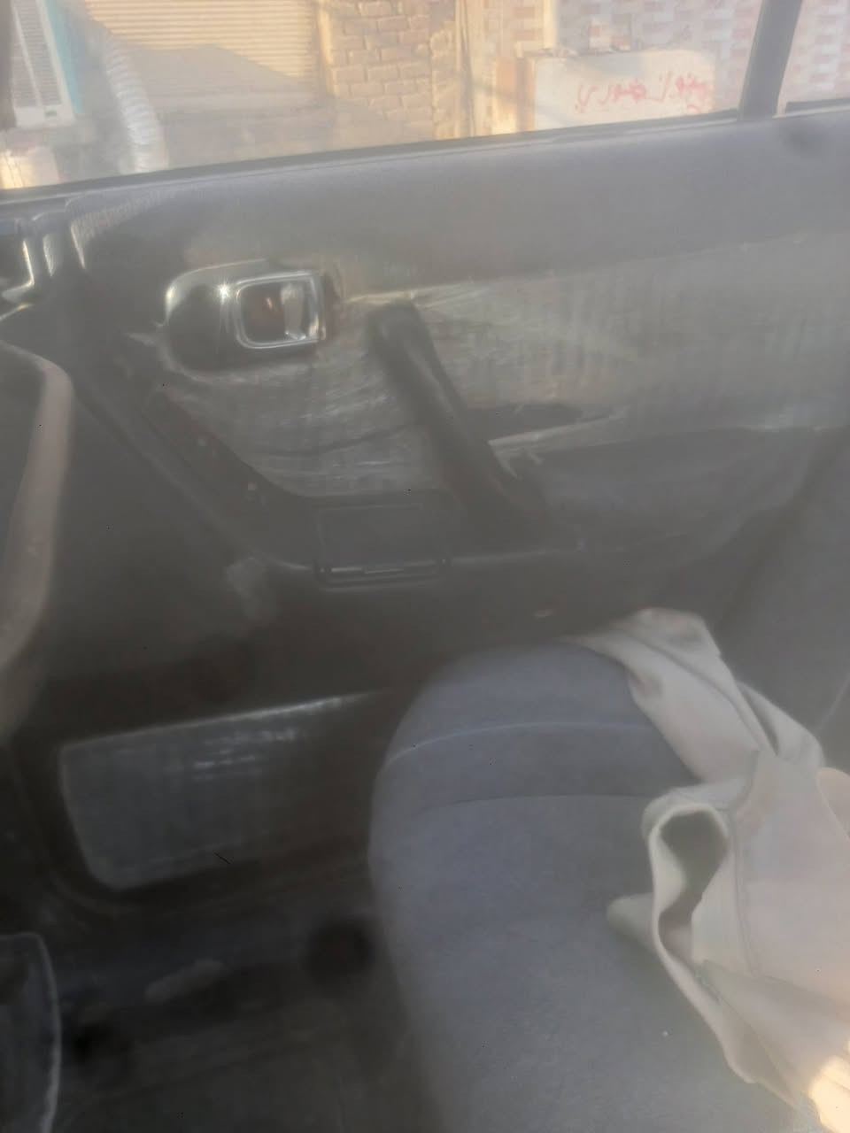 السلام عليكم ارنب موديل ٩٣للبيع اومراوس سياره بيه ضربه بل جاملق الخلفي الباقي عضمته حلوه لامعجون بيه وتجي وتشوف مكفوله عيب شرعي وصوليات مكينته بيه ضعف الاستفسار أكثر *********** مراوس بسياره بيأم ٥٢٥ هم عادي
