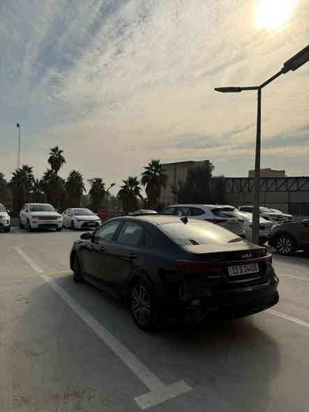 كيا فورتي 2022 GTline 
رقم بغداد ب اسمي
ماشية 85 km

فول مواصفات
فتحة
بصمة تشغل +بصمة ابواب + تشغيل عن بعد 
كشنات تدفئه تبريد جلد كشن سائق كهرباء
دركه مختومه Gtline على شكل حرف D
سستم صوت هارمن 
رادر امامي وخلفي
نقطة عمياء بالمري
تحديد مسار + بريك اوتو 
قياده ذاتيه 
فتحه سقف سلايت 
اشاير امامي لد 
بك لايت لد 
سايد بريك بصمه 
اوتو هولد 
شاحن لاسلكي 
مكينة 2.0 دوش 
حادثها البنيد والجاملغ من جهة السائق 
وبالعراق الجاملغ الخلفي صبغ 

السيارة جاهزة 

سعرها : 143$

مكان السيارة : بغداد - مجمع بوابة العراق
***********
غير متوفر في الفيسبوك الرجاء الاتصال على الرقم
