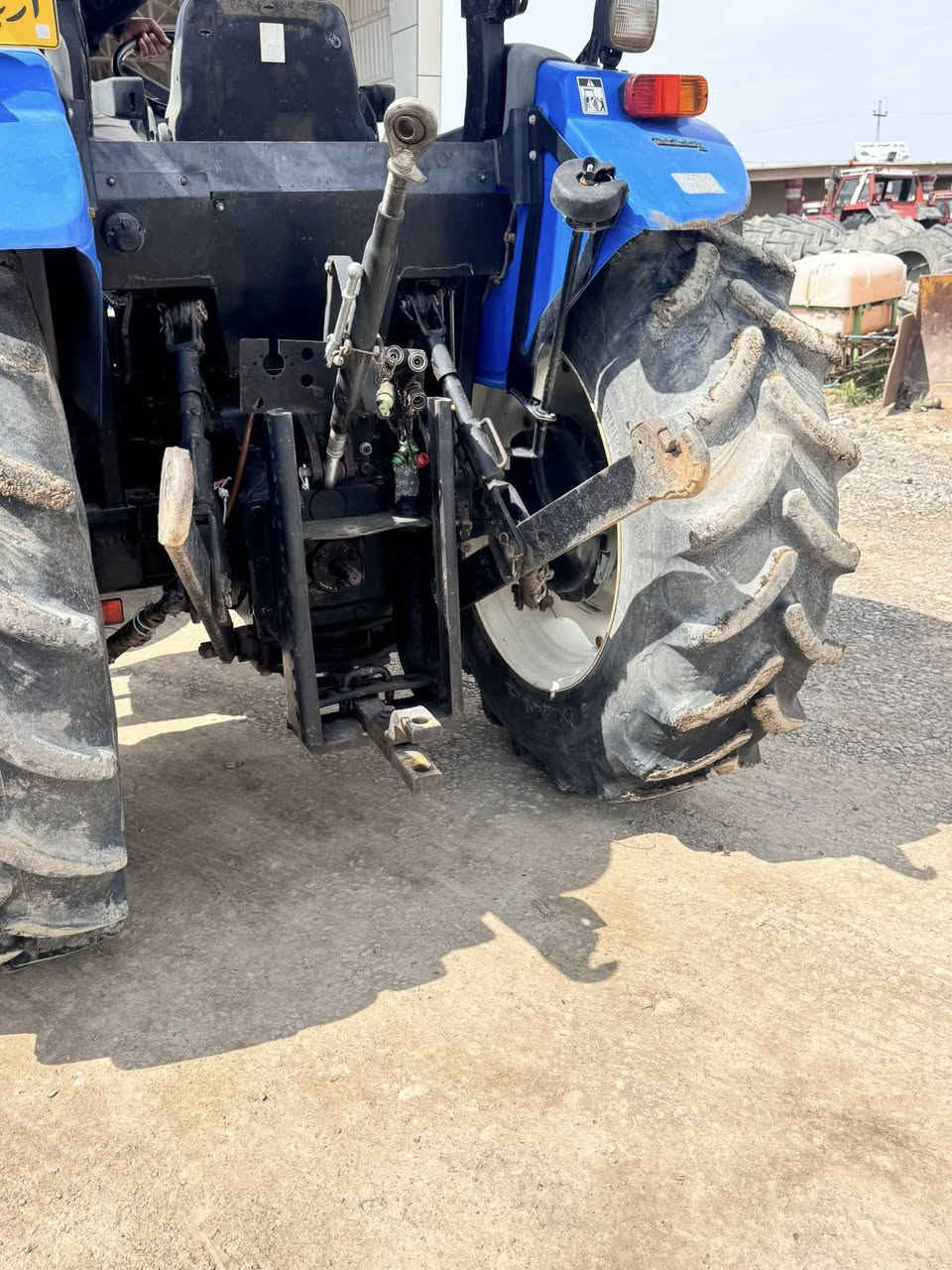 للبيع نيهولند حجم100 موديل 2012فول عادي مكينه جديده رقم اربيل وكاله تحويل مكينه جاهزه مكاني واسط
***********
