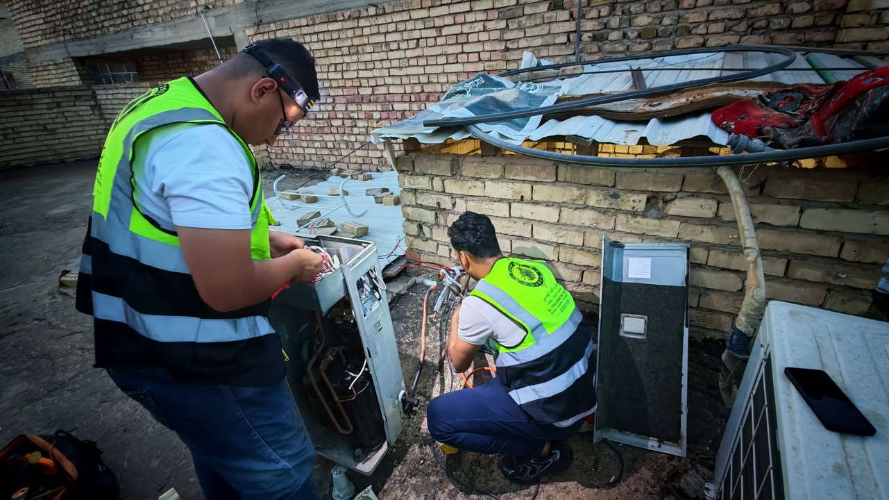 🛠️ من واقع مواقعنا | كادر الإسراء الهندسي
بفضل الله وتوفيقه، أنجز كادر مكتب الإسراء الهندسي لخدمات التكييف والتبريد أعمال الصيانة الدورية وإصلاح منظومة التبريد في منطقة الشعلة.
🔹 تفاصيل العمل:
نوع الجهاز: سبلت كنتوري (نظام عمودي).
الإجراءات المتخذة: إجراء أعمال اللحام الدقيقة وصيانة المنظومة بالكامل وإعادة تشغيل الجهاز بكفاءة عالية وضمان استقرار الأداء.
💬 الحمد والشكر لله دائماً وأبداً على توفيقه.. مستمرون في تقديم أفضل الحلول الهندسية لراحتكم.

📞 للتواصل والاستفسار:
الهاتف:
***********
***********
العنوان: بغداد - الغدير - قرب مخابز القمح
📍 مكتب الإسراء الهندسي | خياركم الأمثل لراحة تدوم.

#مكتب #الإسراء #الهندسي #خدمات #التبريد #والتكييف
