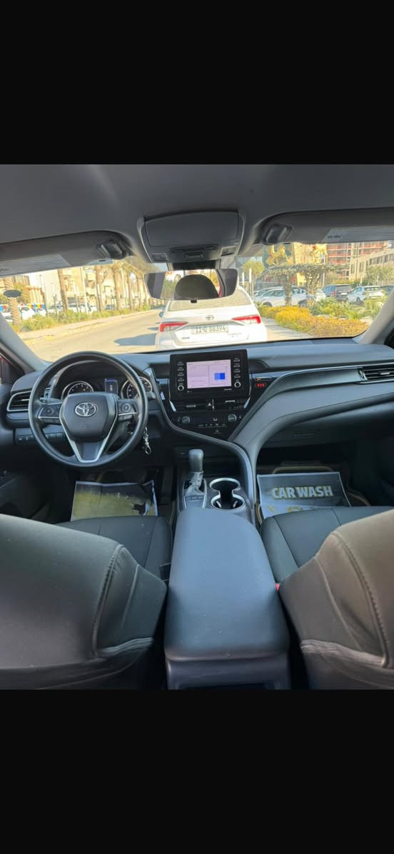 السلام عليكم كامري للبيع وارد امريكي حادثها بنيد صبغ فقط مرقم ماشيه ١٣ الف فئه السياره LE والسياره جاهزه اي نقص مابيها والسياره موجوده في منطقه اليرموك الاربع شوارع للاتصال ***********
