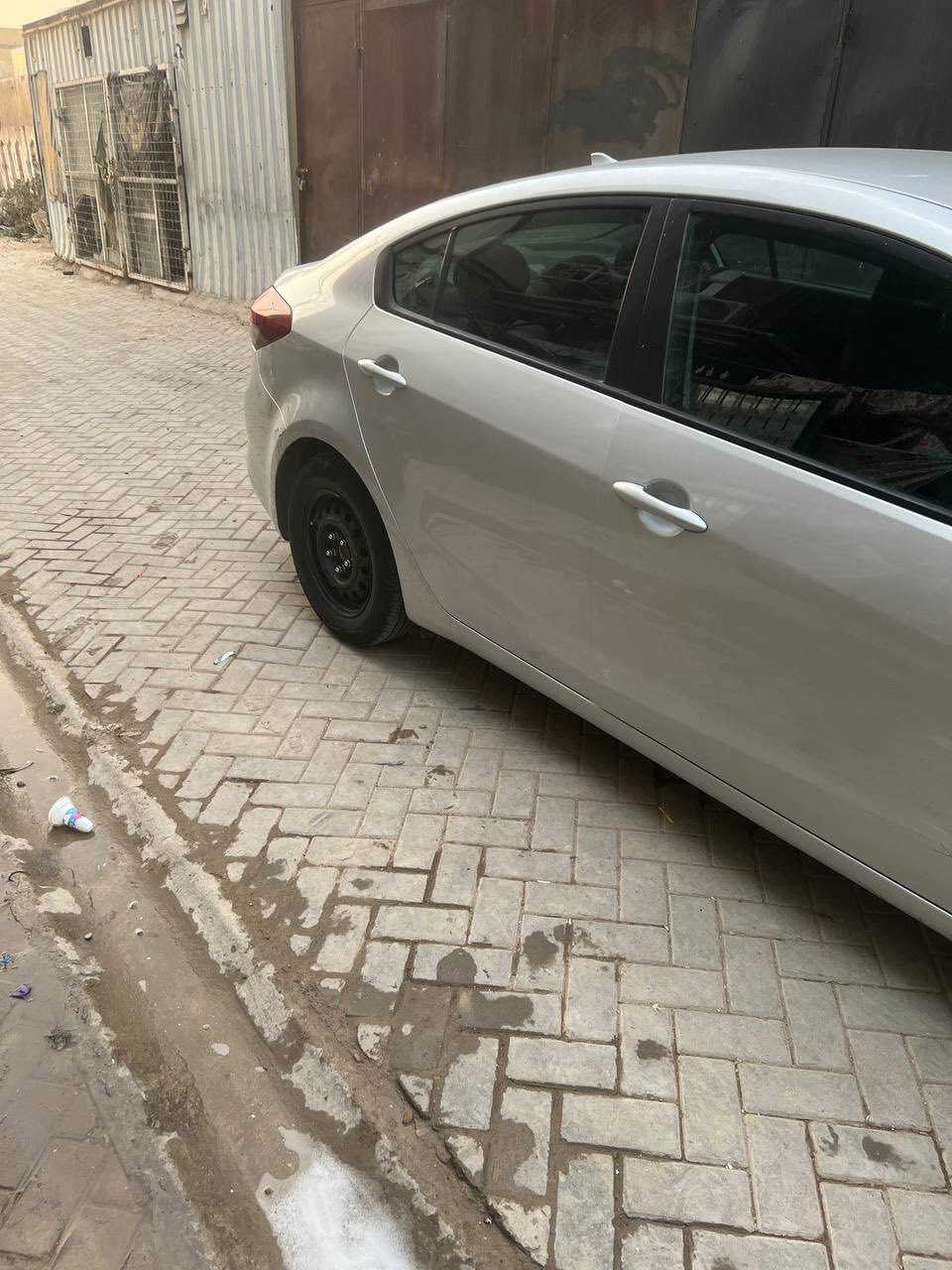 السلام عليكم
فورتي كيا ٢٠١٨ مكينه دوش 
وارد حادث خشم البنيد 
يعني البنيد نفسه سياره ليبل واحد
عنوان بغداد 
رقم الهاتف ***********
