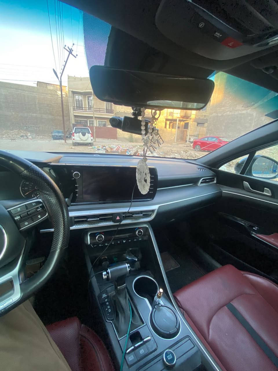 السعر ب135
Kia K5 2023. 1.6 TURBOجي تي لاين 

حجم المكينه : 1.6 تيربو ،✈️✈️ 

الضرر : موجود داخل الصور 

ماشيه 35مايل 

             مواصفاتها

1.شاشه

2.بصمه

3.ويل كب

4.كشنات جلد 

5.تشغيل عن بعد

6.رادرات

7.بصمة ابواب

8.صندك  بصمه

9.اشاير بالمري

10. كشافات

11• 5وضعيات قياده

12.قياده ذاتية  

13.بكلايت + مسطره لد

14.هندبريك بصمه

15. اوتو هولد 

16. توقف ذاتي 

للتواصل *********** 

تحياتي مكاني بغداد
