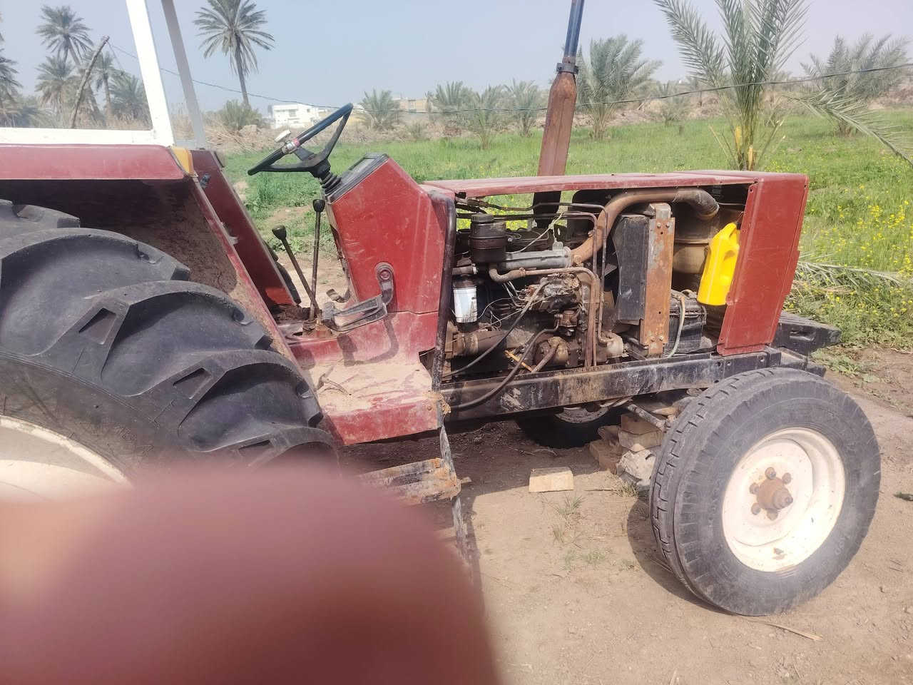 السلام عليكم افيات للبيع موديل ٨٢كفاله المكينه رقم سنويه تحويل تخم تاير كير محرك أكسل كفاله لاخياس ولالحيم المكينه شرط مال جناي مكاني اتريدها هيه أغراضها اتريدها وحيدها اوياها عربانه وفدان وديج ومعدلان ***********انبليت الشراي يتصل
