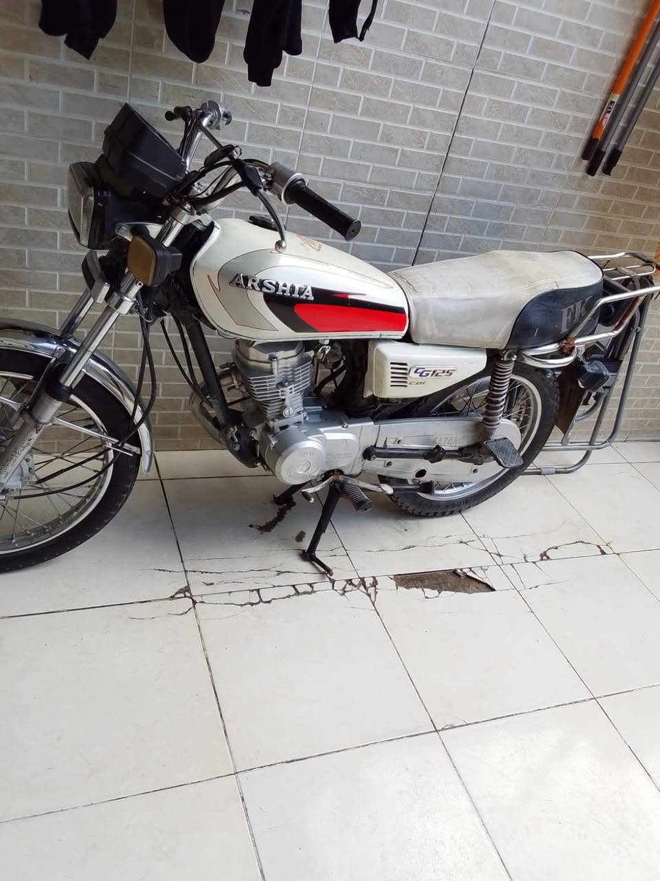 ميتور ارشي نطيف مع منافيس اصلي للبيع 350 الف للتواصل ***********
