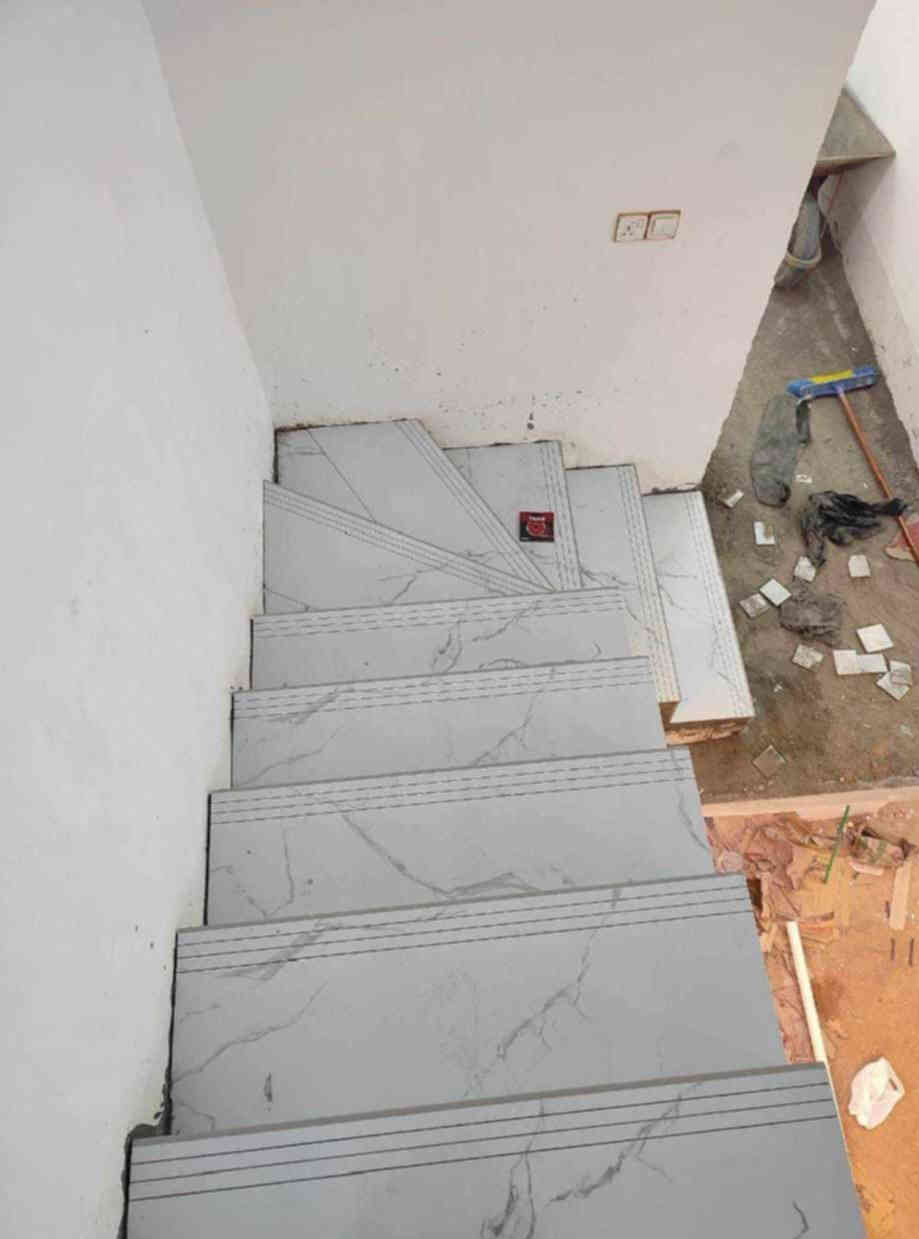 خلفه سيراميك متفرغ للعمل
نعمل سيراميك مرمر كرانيت 
بايات درج حجر قرض بورسلين 
استفسار اكثر اتصل
 *********** واتساب 
‏‪مستعدون لكافه أعمال الترميم كربلاء, العراق
