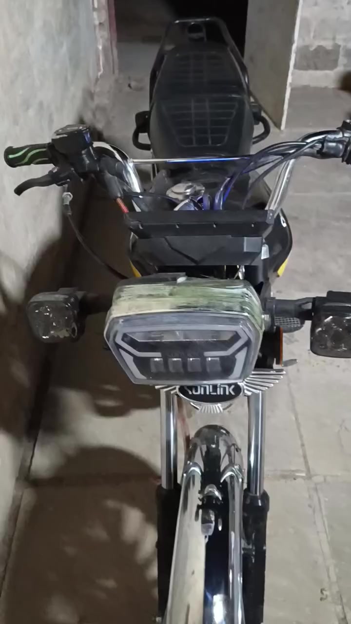 السلام عليكم دراجه موديل 2025 سويتشات 2 تشغيل على البعد دراجه جديده مكانه بغداد الشعله سعر 750 وبيها مجال في غليل***********
