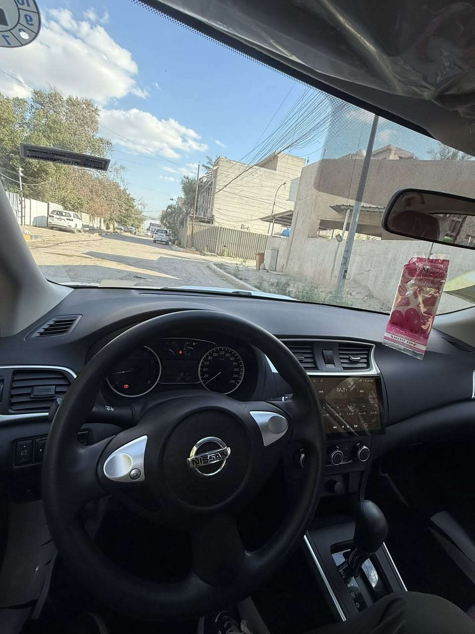 السلام عليكم رمضان كريم عليكم 
جميعا البيع فقط نيسان سنترا موديل 25 خليجه 
ماشيه 13 الف كيلو وقابل الزياده عنوان بغداد حي القاهرة
السعر 125 ورقه وبيها مجال تجي شوف سياره تقتنع بيها تشلع عيوني ماتعجبك علق بلكلمه طيبه مثل وجهك الطيب 
سياره عليها دوشمه مقاعد وارضيه جلد متواجد فيس واتصال 
***********
