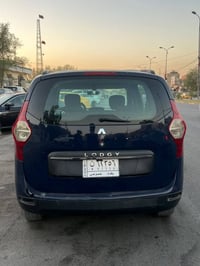 رينو لوجي ٢٠١٩سبعه راكب أوتوماتيك وعادي استلام شركه بل ٢٠٢١ ماشيه ٨٠٠٠...