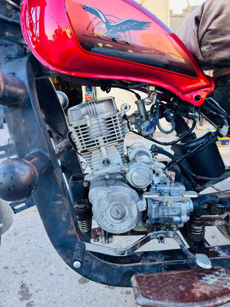 السعر ٧٠٠ وبي مجال
***********
