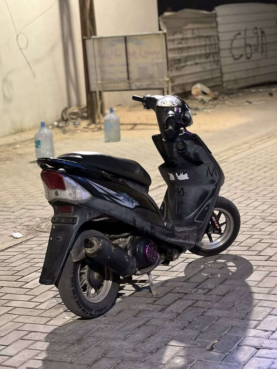 سلام عليكم دراجا ماكس عدلا مابيه شي الجاري بس سلف دراجا ملاح فول سلعا معدل كفرات ختم واحد ويا لمكينه ويلات نجمه دراجا رايدها ب850وبيه مجال للشراي مكاني بصرا جزائر ***********
