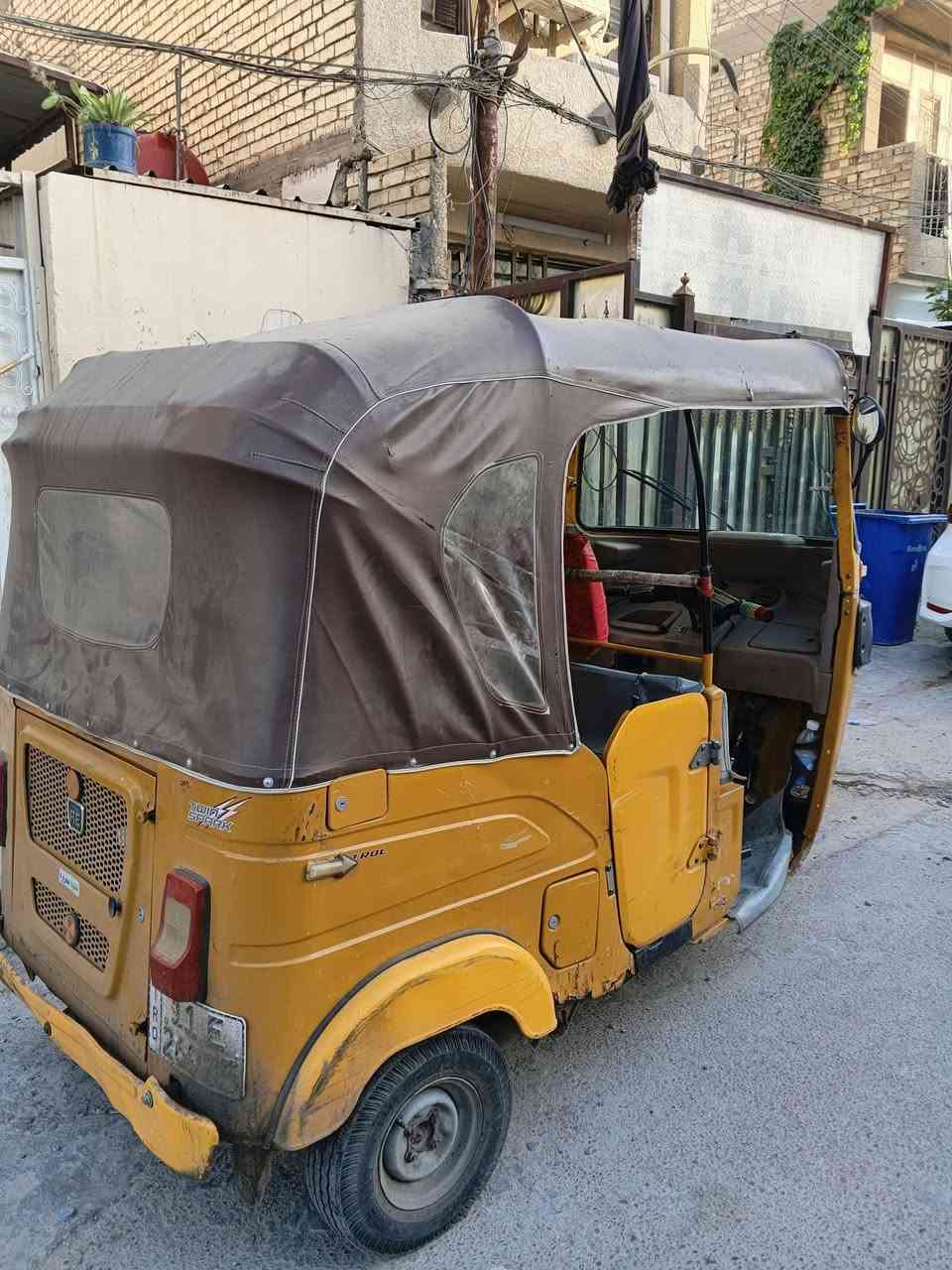 تكتك للبيع موديل 21رقم وسنوية بغداد نكليزي تحويل ثاني يوم مكينتها مكفولة والكشر مابي صبغ يرادلها ترتيب عنواني بغداد الشعب ***********سعرها 6.300بيها مجال للشراي
