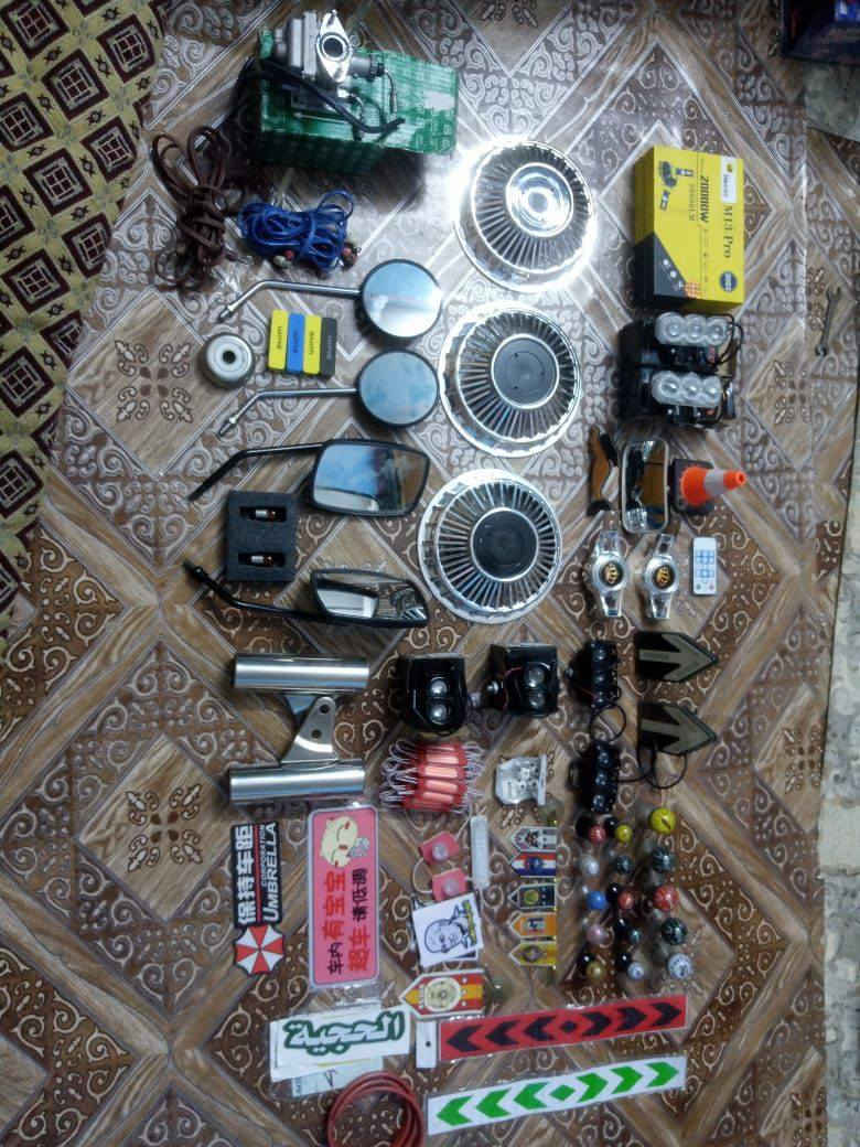 سلام عليكم غراض تكتك للبيع سعر خاص هاذه رقمي ***********واتساب و شريحه عدي بعد سبير مسجل و و سله وره بلوتوث
