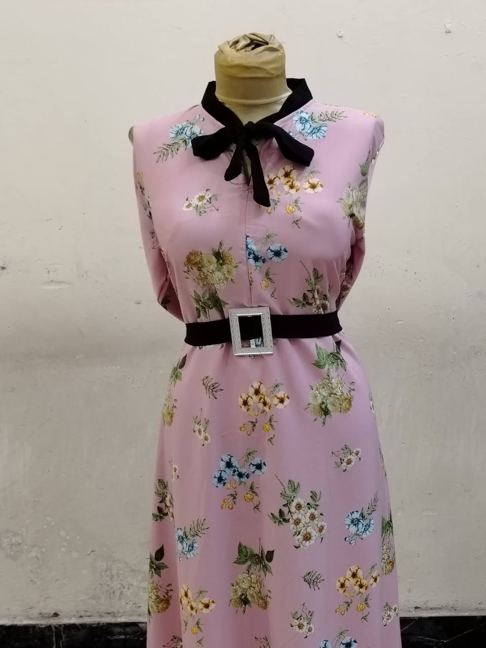 جميع الوان موجوده  السعر 8 تالف فري سايز 
الخطيب شارع مشمه قرب ماركت الباش
***********
