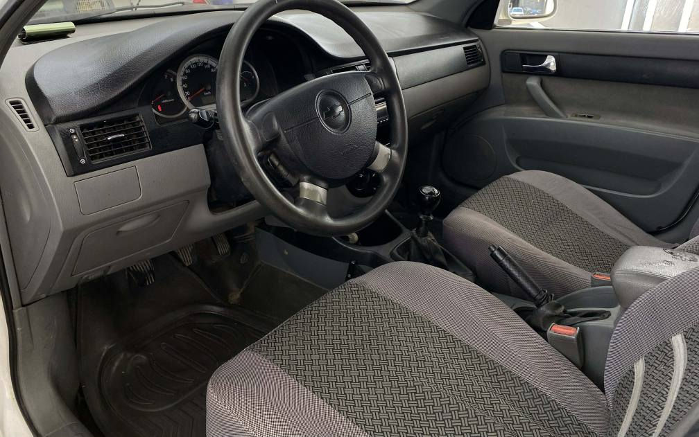 ئۆپترا ٢٠١١ سپی بەفری یەک پارچە بۆیاخ بێ ناو گرتن گێر و مەکینە بەشەرت مەکینەی نەکراوەتەوە تەقە و رەقە بەشەرت سەنەوی تا ٢٠٢٨ تازەیە چوار تایەی تازەی لەژێردایە سەیارەکە جوانە ماڵی دۆستە نرخی  ٨٣  گەڵاو کەمێک مەجال ژمارە مۆبایل *********** بشدار, السليمانية
