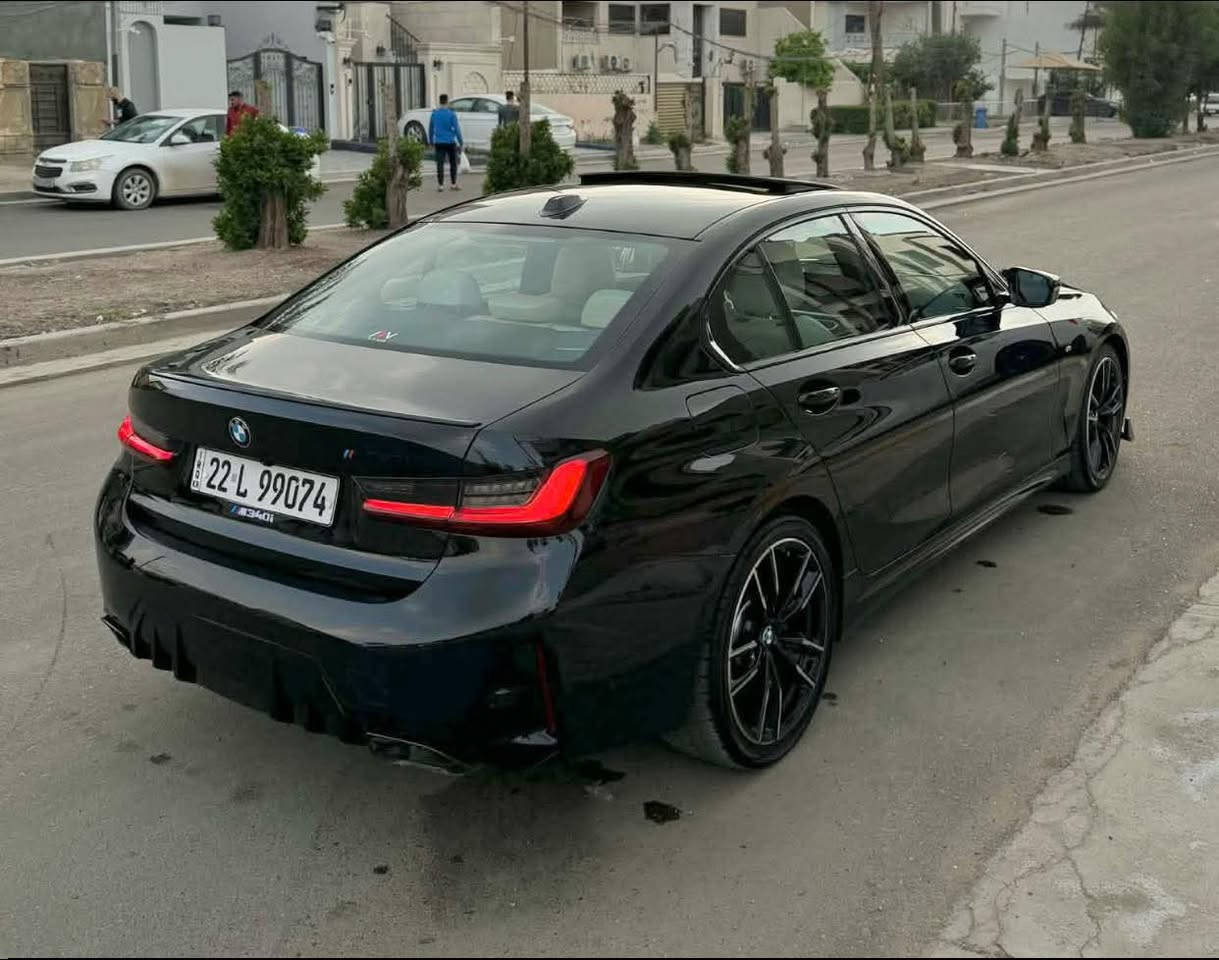🚨🔥 الفخامة + الأداء في سيارة وحدة 🔥🚨
BMW M340i
💥 M340i – سواد مرعب + شكل هجومي 💥
الموديل: حديث
المحرك: 6 سلندر تيربو (B58) 🔥
الدفع: خلفي / xDrive (حسب النسخة)
اللون: أسود ملكي 🖤
الحالة: نظافة عالية جداً ✨
━━━━━━━━━━━━━━━
💎 المواصفات:
شاشة ديجتل كاملة
نظام iDrive حديث
رادارات أمامي + جانبي + خلفي
كاميرا
كراسي جلد فخمة
إضاءة داخلية Ambient
شيفتات ستيرن
نظام درايف مود (Eco / Comfort / Sport)
جنوط رياضية كبيرة
LED لايت كامل
━━━━━━━━━━━━━━━
🔥 تسارع قوي + ثبات ألماني 🔥
🔥 سيارة يومي + سبورت بنفس الوقت
💰 السعر: على السوم
📩 للاستفسار خاص / واتساب
📍 جاهزة للفحص


**إذا كنت صاحب هذا الإعلان وتريد حذفه لأي سبب، رجاءا أرسل رسالة إلى الدعم الفني**