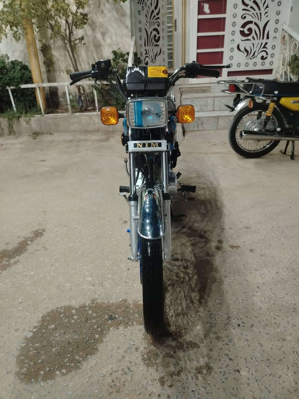 للبيع اربعه كير رقم وسنويه موديل 2023 مخزنه الدراجه طالعه ب2026 شهر ال2 الدراجه نضيفه وكفاله عامه مبدل بس ولفات ياباني وشرط الشراء كون يداور بأسرع وقت السعر مليون و350 وبيها مجال بسيط للأستفسار اتصل ***********
