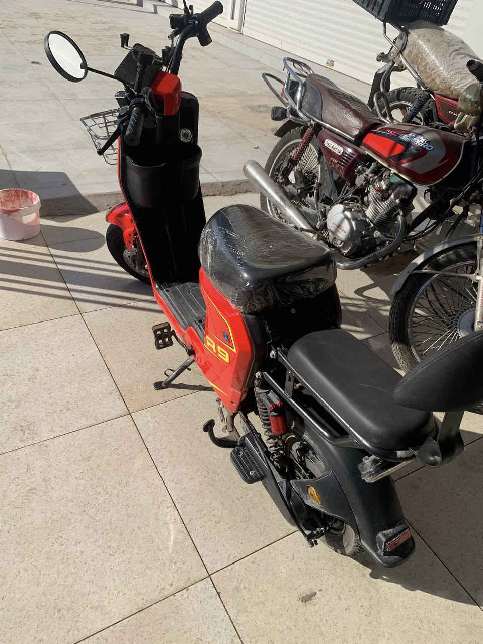 السلام عليكم دراجة شحن للبيع
6 بطاريات 
3 سرعات 
السرعة القصوى 60
تشغيل عن بعد 
السعر ٣٠٠ وبي مجال مكان كركوك حي النصر


**إذا كنت صاحب هذا الإعلان وتريد حذفه لأي سبب، رجاءا أرسل رسالة إلى الدعم الفني**