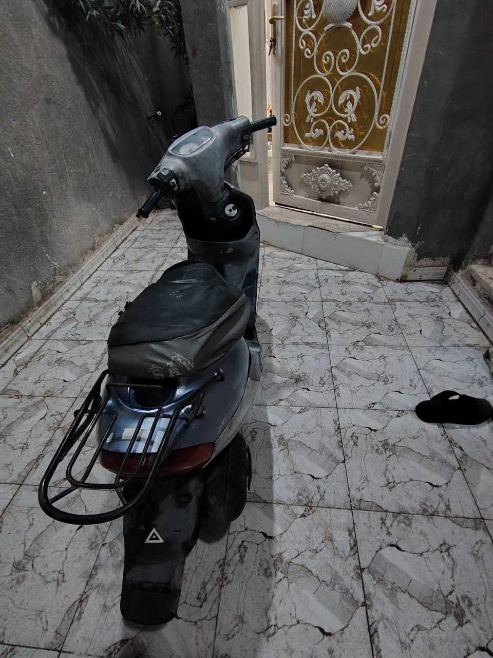 سلام عليكم دراجه بيجي مفتوحه مره وحده دراجه خرسه مكينته ناعمه دراجه عوزه باتري فقط السعر 250 وبي مجال بسيط مكاني سماوه حي نفط  ***********
