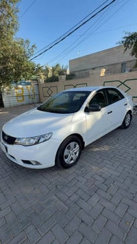 سيراتو ٢٠١١  ١٦٠٠ دوش مكينة وكير  ممتازة ماشية ٢٠٠ كيلو  بيهة طخة بنيد...