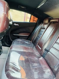 جلد ماروني • تدفئة وتبريد • مقاعد كهربائية