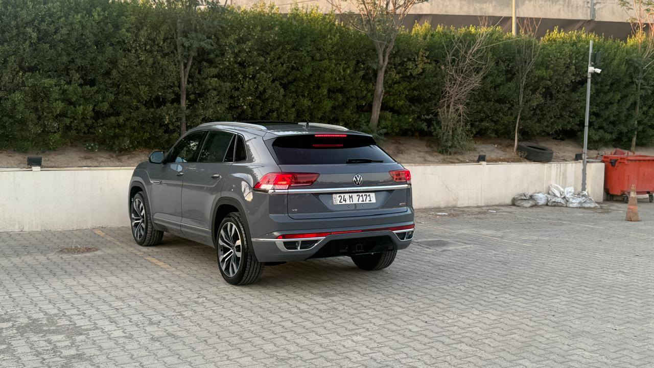 Volkswagen atlas sel r line premium 2021
للبيع أو مراوس 
أطلس كروز سبورت فول مواصفات 
ماشية 51000الف مايل    
موديل:2021
لون سمنتي 
داخل أحمر 
كاميرا ٣٦٠درجة 
كشن حار 🔥 بارد❄️
كشن خزن 
٤باب بصمة 
تشغيل عن بعد 
لايت متحرك مع وضعية القيادة 
باب خلفي بردة 
سماعة 🎧 ماركة فيندر مع مكبر 📢 صوت 
مساعد باركين 
أوتو بارك 
محرك 6سلندر 
شاشة إلكترونية 
نظام أندرويد أوتو ابل كاربلي 
دفع رباعي-فورميشن 
سقف بانوراما 
صندوق شفت 
السيارة كلين تايتل مكفول كفالة عامة شرط تقرير الكارفاكس 

رقم التلفون ***********
-*********** 

 🌁price:375
