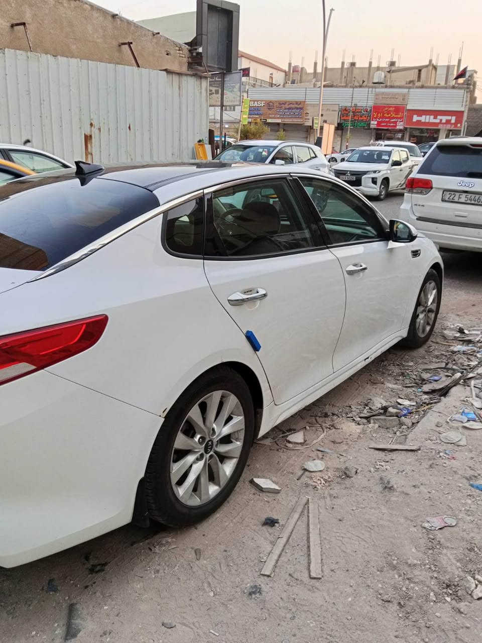 سلام عليكم 
كيا اوبتيما موديل 2018 فئة EX فوول مواصفات للاخير 
السيارة جاهزها محرك - كير - تبريد - كهربائيات 
السيارة فول مواصفات رقم بصرة تحويل ثاني يوم 
مواصفاتها :- 
بنورما - بصمة تشغيل - بصمة ابواب - كشنات كهربائية تدفئة + تبريد - اوتو هولد - تحكمات ستيرن 
السيارة وارد امريكي محرك 2400 GDI لا تنقيص ولا تبخير وعليها برمجه مال دوانز يعني عادي محسن تمشي حادثها بسيط ايرباك ستيرن طاك وراجع سستم سيارة بيها باب عكس سايق مرشوش ومدكر عكس سايق وبنيد سيارة جاهزه وما ناقصها برغي ماشي 107 الف 
السيارة عارضها ب120 وبيها مجال للشراي 
مكان السيارة بصرة 
بيع او مراوس 
للاستفسار : *********** البصرة, العراق
