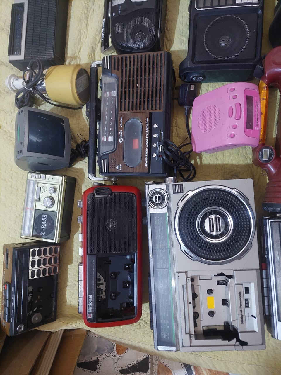 للبيع اجهزه شلع بيهن يشتغلن وبيهن عاطلات  ١٧ قطعه اليريدهن على الخاص او على الرقم ***********  مكاني كربلاء
