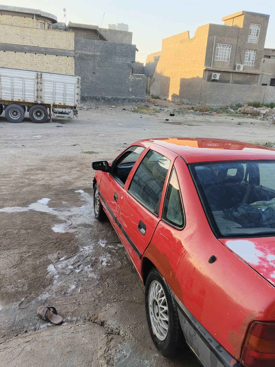 سلام عليكم للبيع أوبل فكترة موديل 1992محرك1600كير عادي تخم تاير ويا كب رقم بغداد تحويل ثاني يوم متوازي عل بيع السعر 28وبيهة مجال قليل الرقم ***********//***********
