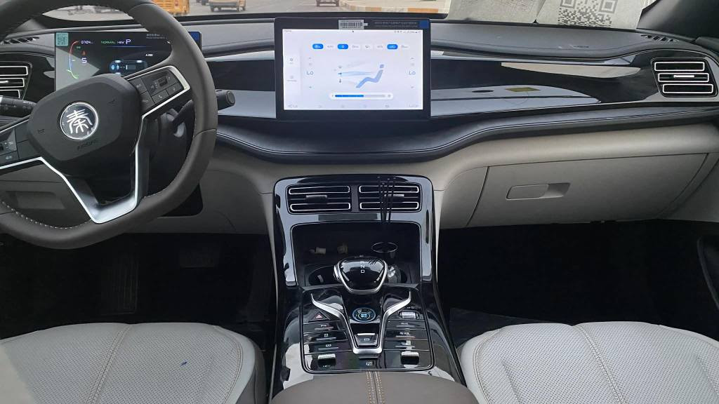 byd
Qin plus 
شكل خليجي استيراد صين موديل 2025
ماشية 12 الف 
مكفولة كفالة عامة بعده وضع شركة 
سعرة 20 مليون بيه مجال بسيط
تواصل *********** بغداد, العراق
