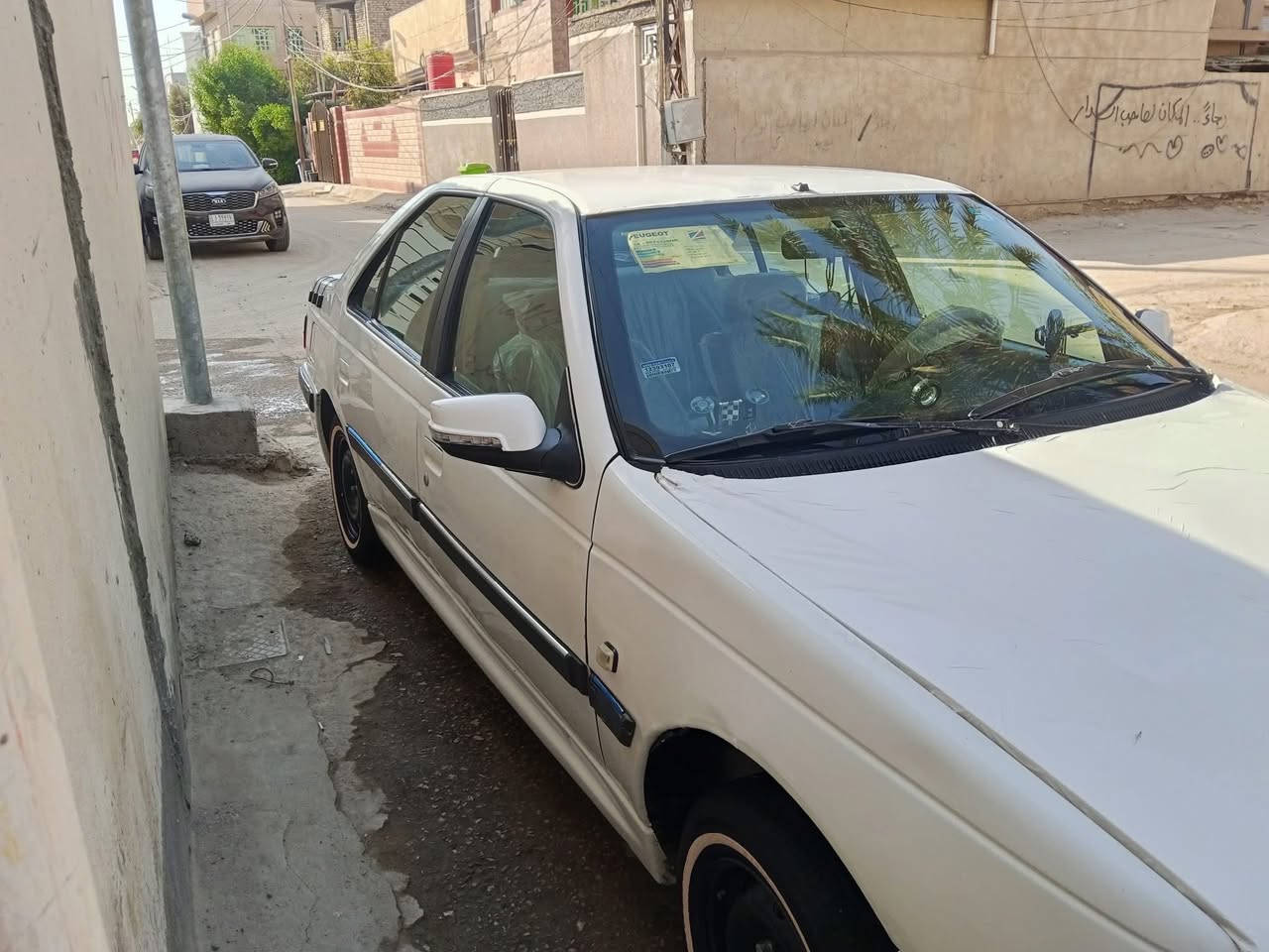 سلام عليكم من رخصة الادمن
بيجو بارص موديل ٢٠١١ سيارة خير من الله محرك كير مكفولة 
ما بيهة اي ضربة بيهة البنيد طاير ومرجعة نفسة ما لايح القمارة وبيهة خياس بلهلال الجاملغ الخلفي ومصلح 
سنوية جديدة بسمي رقم إنكليزي (السعر ٤٨)وبيهة مجال 
مكان السيارة /بابل شارع ٤٠ (***********)
