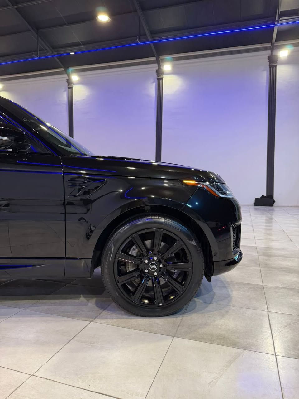 RANGE ROVER SPORT HSE 2022
انظف رانج روفر سبورت 2022 كلين تايتل للبيع

السيارة نظيفة جداً وبدون أي حادث أو ضرر ولا حتى شخط واحد بعدها بحالة الوكالة 

Electronic Air Suspension

Apple Carplay
نظام تعليق هوائي إلكتروني 

دوسات كهربائية

سستم اكزوز فخم

مواصفات HSE المعروفة

داخل أحمر جلد

مقاعد تدفئة وتبريد

بانوراما 

كاميرات 360 

نظام صوت Meridian

وبقية مواصفات الراحة والفخامة المعروفة بهالفئة

ماشية 80 ألف مايل فقط
وبيها سيرفس كامل من الوكالة بدون أي نقص أو صرف

السيارة وياها كتاب تظليل رسمي من مرور أربيل صالح لمدة سنة التظليل 80%

التحويل مباشر وسونار موجود

السيارة موجودة ببغداد او أربيل

للتواصل 
***********
