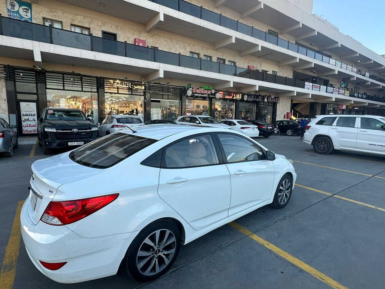 HYUNDYI ACCENT (وكالة خليجي)
الموديل :-2015
عداد المسافة :-91000 كم (على ايد وحدة من الزيرو)
حجم المحرك :-1600cc
فتحة سقف (سلايد)
شاشة اندرويد اصليه
كامرا
تحكم ستيرن جهتين
سيارة نظيفه جدا
تخم تاير جديد
باتري جديد
تبريد ثلج
مكفولة من الصبغ
بارد فقط
السعر 11.700$وبيها مجال
العنوان :- الكرخ / حي الخضراء
للاتصال ***********
