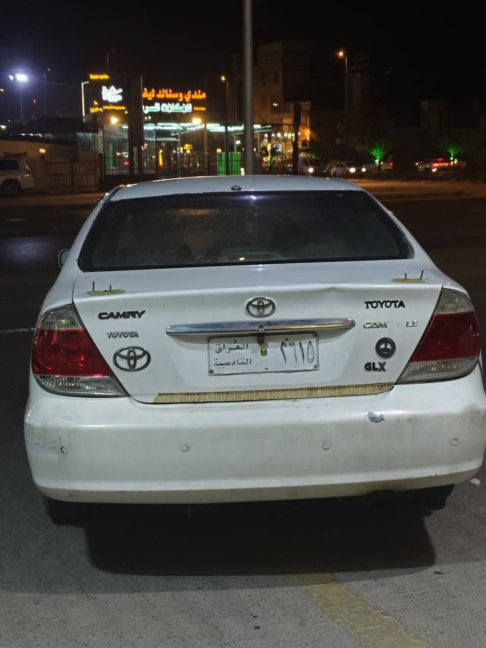 سلام عليكم كامري للبيع موديل 2005 محرك 2400. 4 اسلندل السيارة كير و مكينه انضاف. والكشر شوفت عينك ،تبريد شغال كهربائيات كله شغاله  السياره  نضيفه للأستفسار الاتصال على الرقم ،***********.    السعر ،55 أو بيه مجال قليل للطيبين
