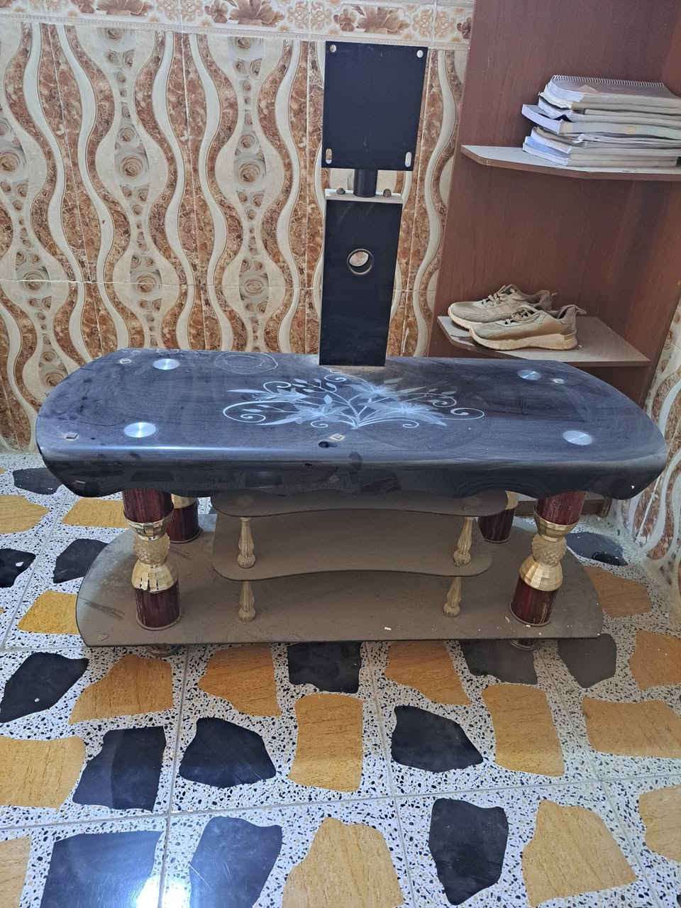 تلفزيون ٥٢ بوصه نوعه سامسونغ سعره ب ١٥٠
تلفزيون ٤٢ بوصه شونك سعره ٥٠ 
كنتور سلايت ما بيه اي ضرر بابين واحد ٤ رفوف والثاني تعليق ورف ومجر سعره ٧٥
ميز تلفزيون سعره ٣٠ 
مكاني كربلاء


**إذا كنت صاحب هذا الإعلان وتريد حذفه لأي سبب، رجاءا أرسل رسالة إلى الدعم الفني**